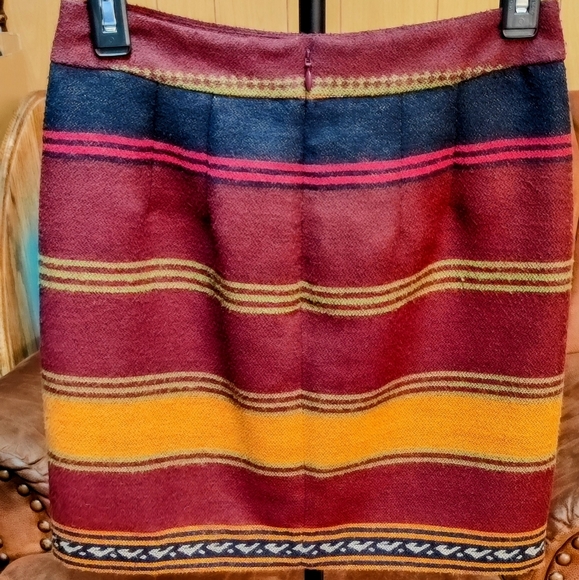 Size 00 Ann Taylor LOFT pencil skirt - Picture 2 of 6